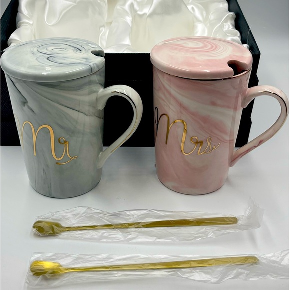 Jumway: Ceramic Marbled Mr and Mrs Gift Box Coffee Mugs, Lids & Gold Spoons Set - Picture 6 of 16